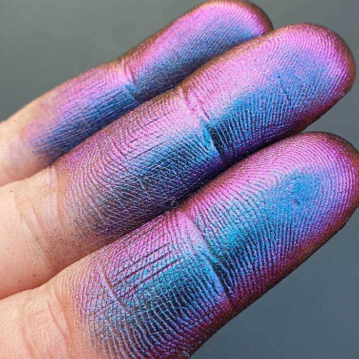 Pigmenti holographic luxury by tania maxim