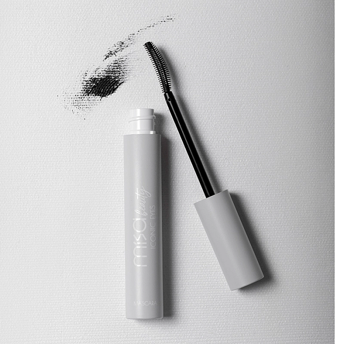 Mascara long lasting iconic eyes