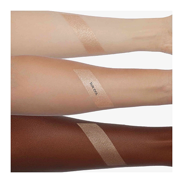 Iluminator compact glow seeker highlighter