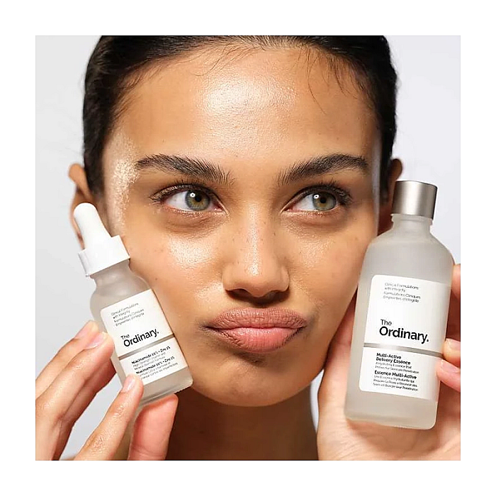 Esenta hidratanta multi-active delivery