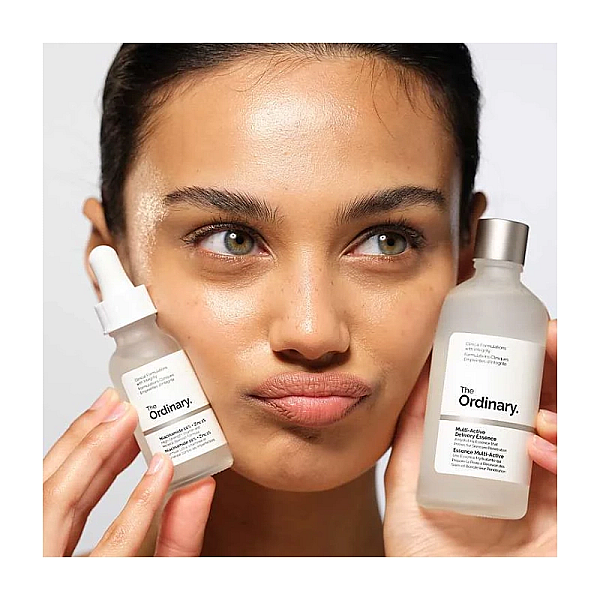 Esenta hidratanta multi-active delivery