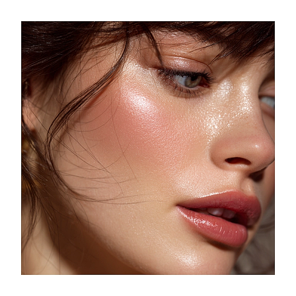 Crema coloranta cu textura lejera skin tint cloud9