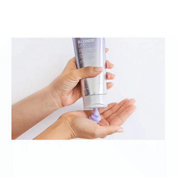 Balsam pentru par blond cu tonuri reci blonde life violet