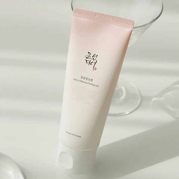 Gel exfoliant cu extract de caise