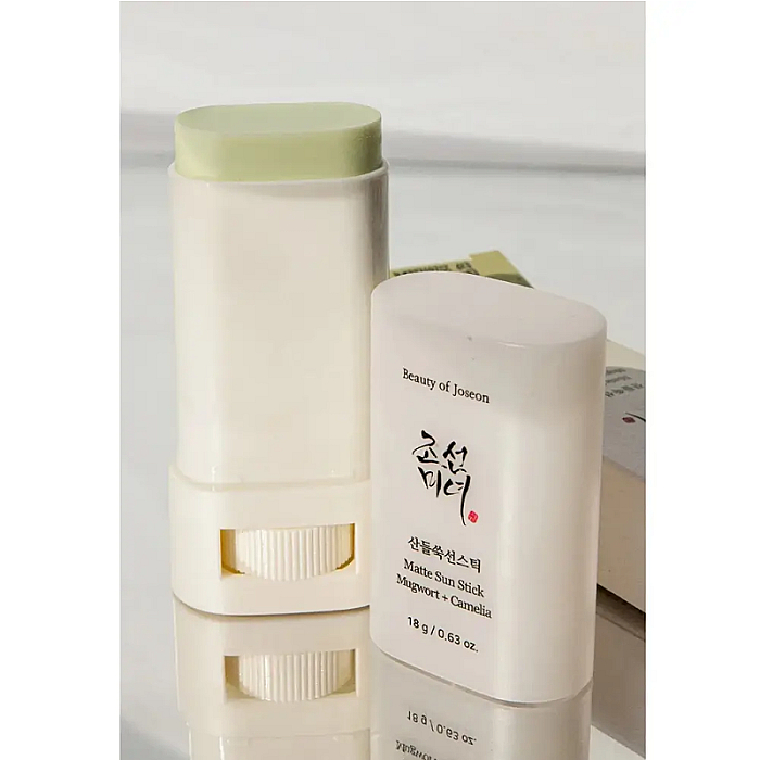 Stick matifiant cu protectie solara SPF50 Mugwort + Camelia
