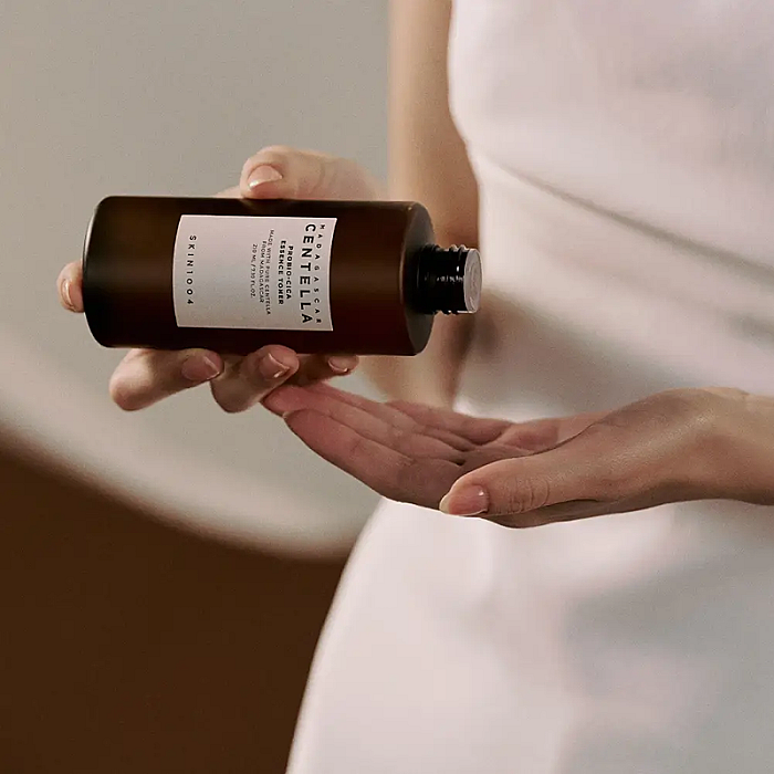 Toner cu probiotice si ceramide Madagascar Centella Probio-Cica Essence