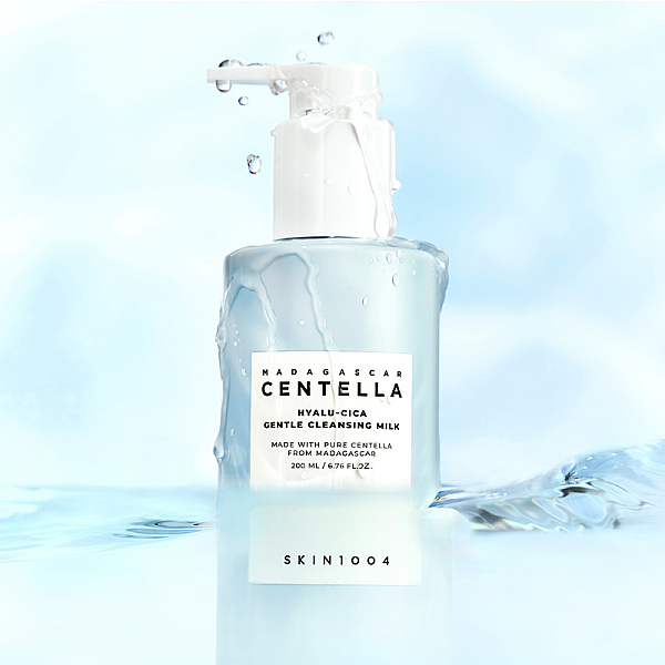 Lapte demachiant cu acid hialuronic Madagascar Centella Hyalu-Cica Gentle Cleansing Milk