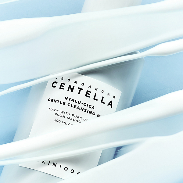 Lapte demachiant cu acid hialuronic Madagascar Centella Hyalu-Cica Gentle Cleansing Milk