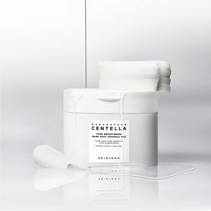 Dischete tonice impotriva petelor pigmentare cu vitamina C si niacinamide Madagascar Centella Tone Brightening Dark Spot