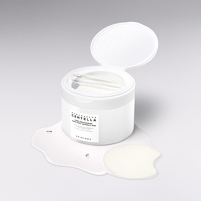 Dischete tonice impotriva petelor pigmentare cu vitamina C si niacinamide Madagascar Centella Tone Brightening Dark Spot