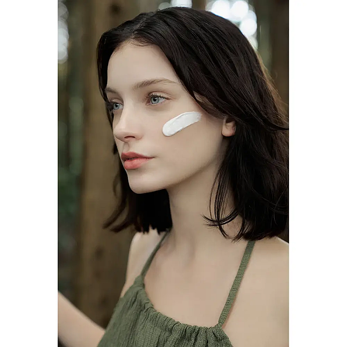 Crema hidratanta si calmanta cu arbore de ceai Madagascar Centella Tea-Trica B5 Cream
