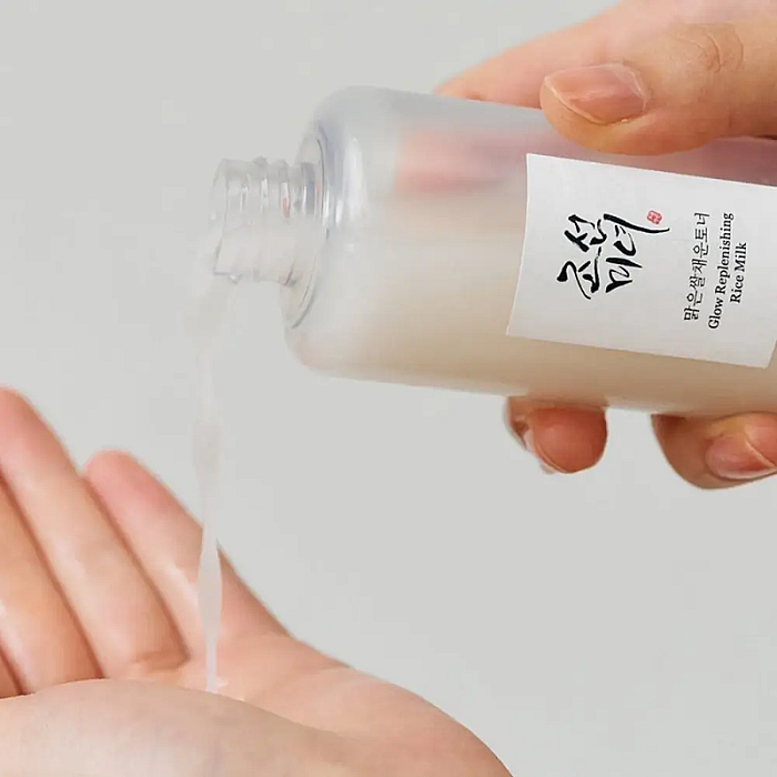 Toner de fata profund hidratant cu extract de orez Glow Replenishing Rice Milk