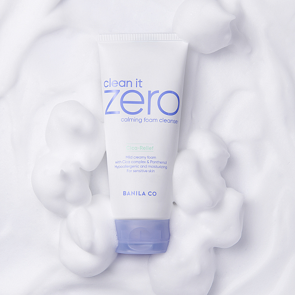 Spuma de curatare calmanta cu Centella Asiatica Clean It Zero Calming