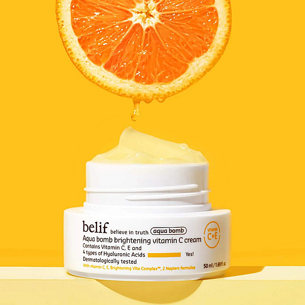 Crema de fata iluminatoare cu vitamina C si acid hialuronic Aqua Bomb Brightening