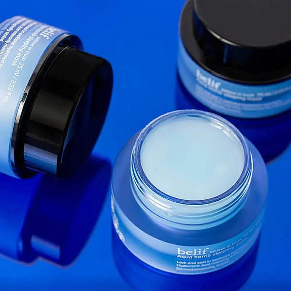 Masca de fata hidratanta cu acid hialuronic si niacinamide Aqua Bomb Sleeping Mask
