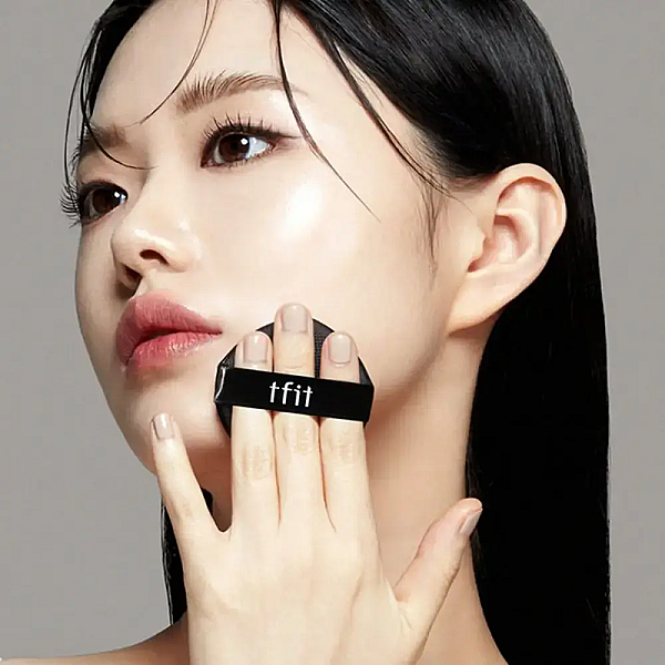 Fond de ten cu efect luminos Layering Fit Glow Cushion
