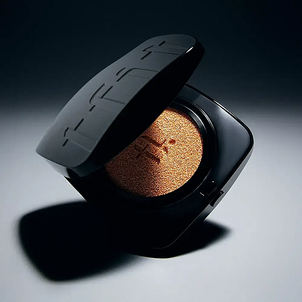 Fond de ten cu efect luminos Layering Fit Glow Cushion