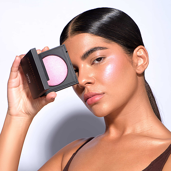 Iluminator reflective baked highlighter