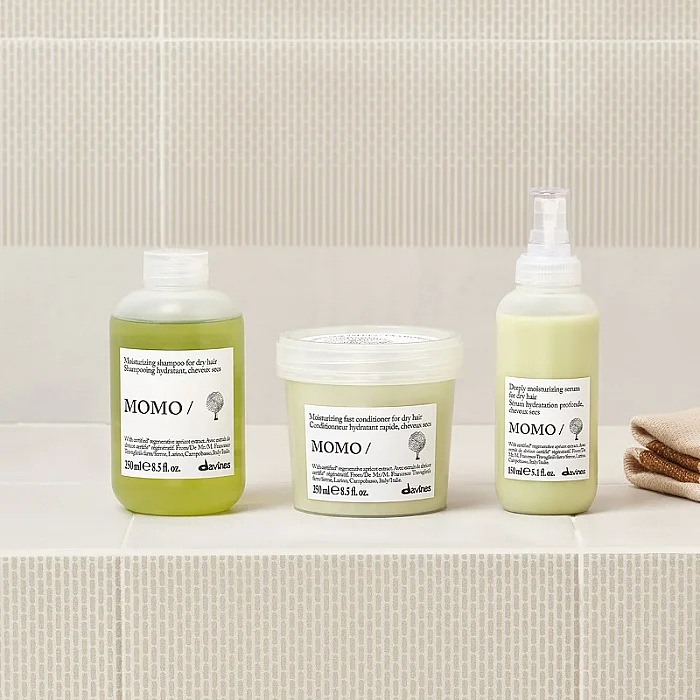 Balsam hidratant pentru par uscat MOMO Fast Conditioner
