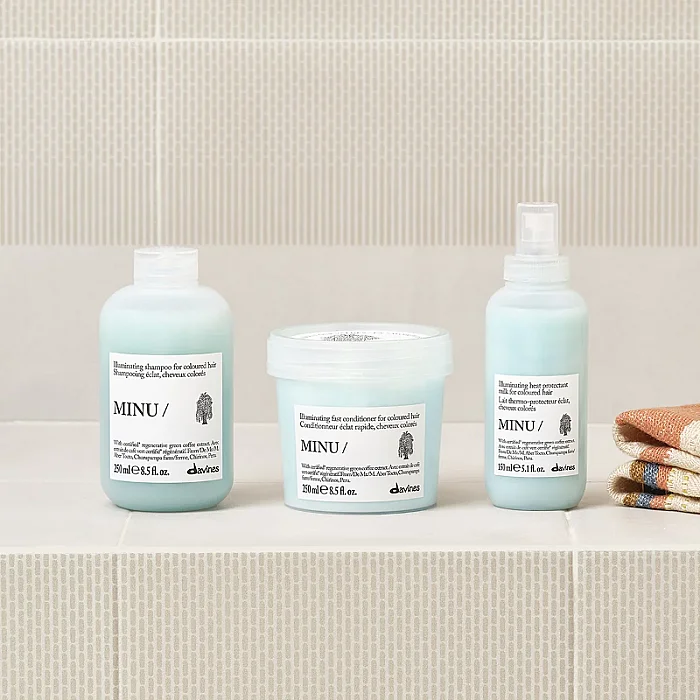 Masca iluminatoare si protectoare pentru par vopsit MINU Illuminating Mask